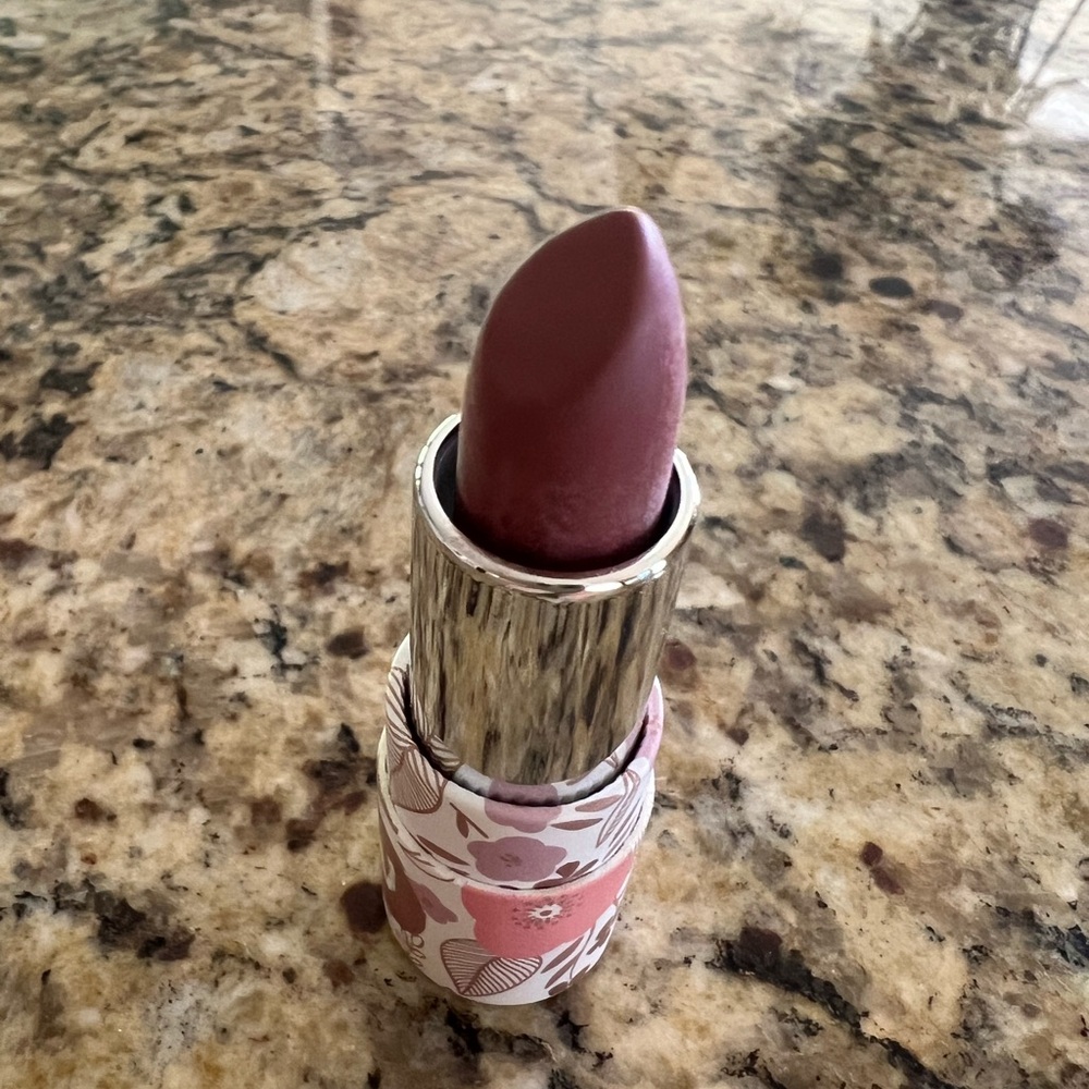 Color the World Empowered Lipstick